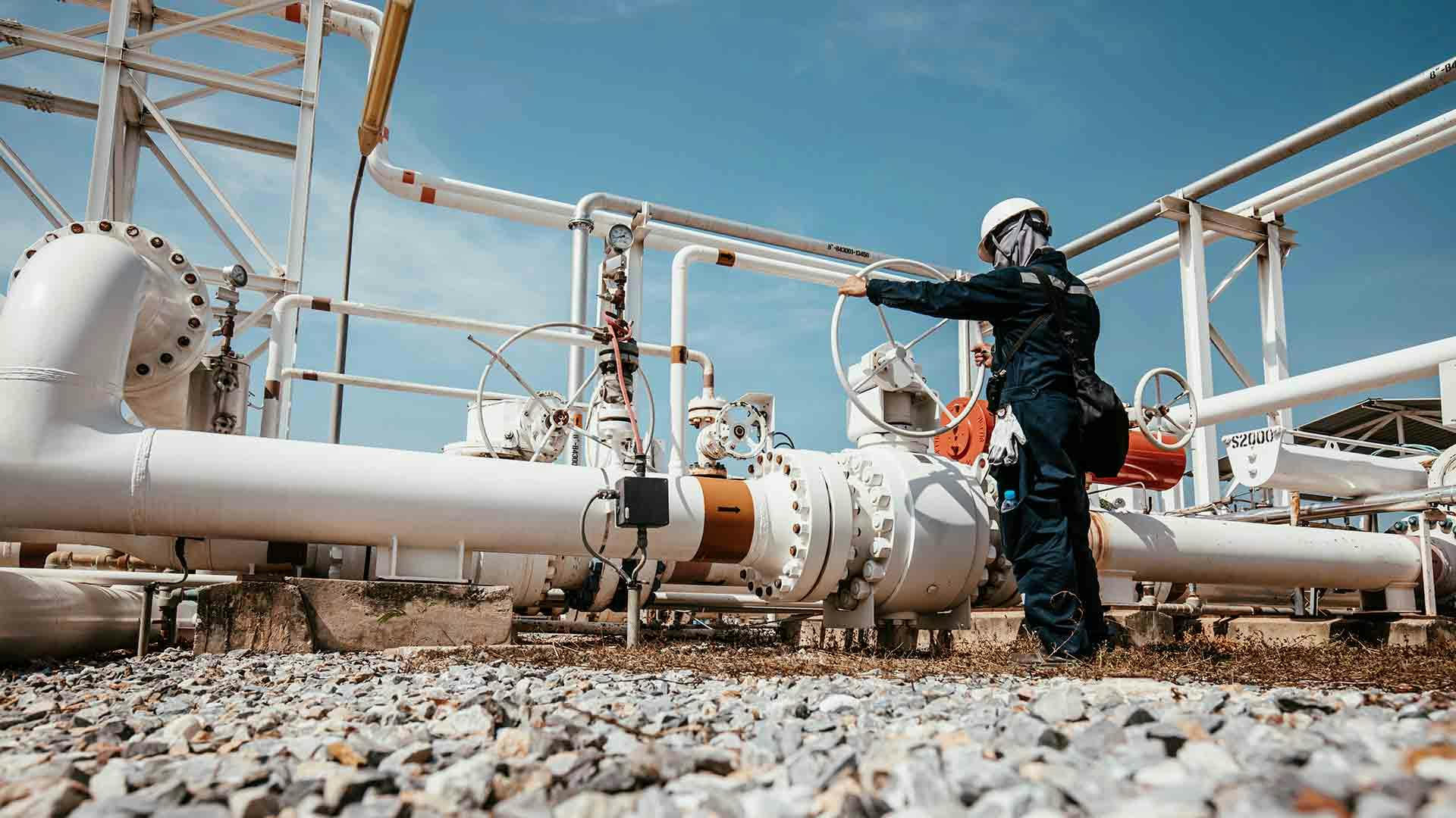 Oil pipeline worker