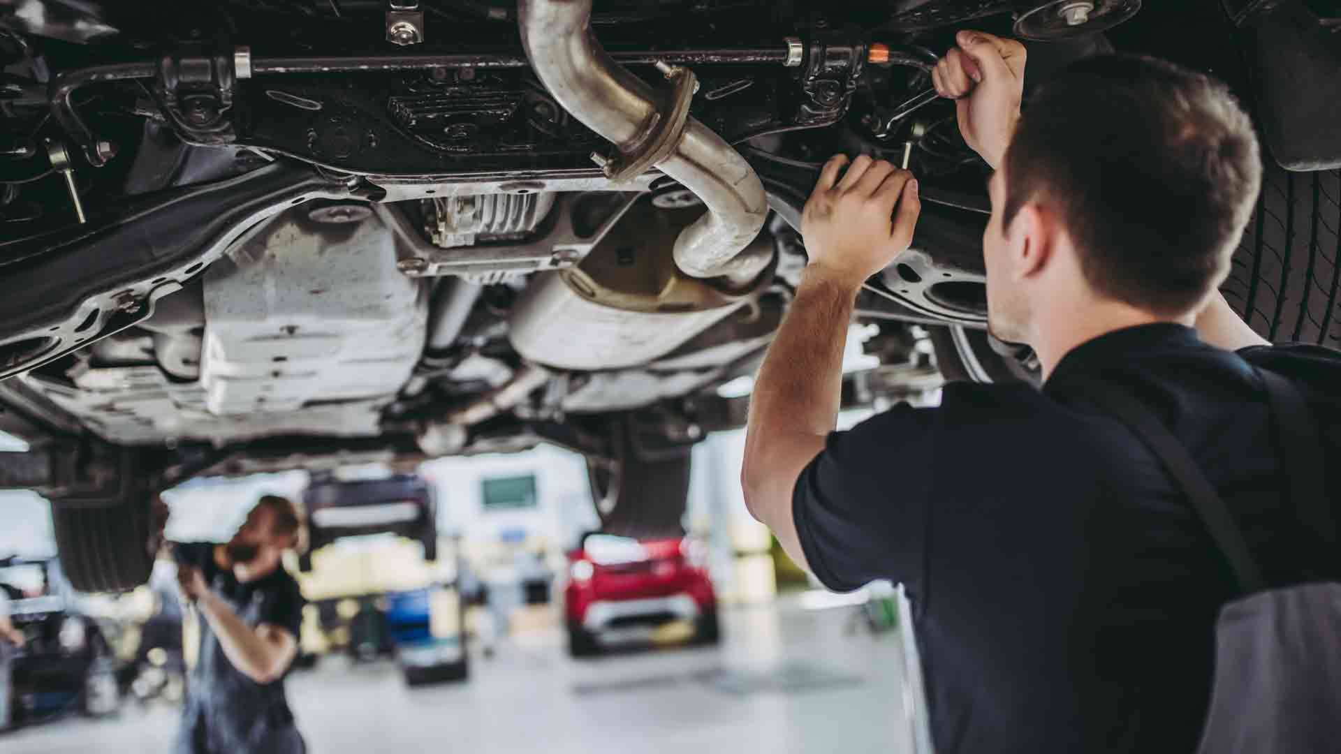 Auto service mechanics